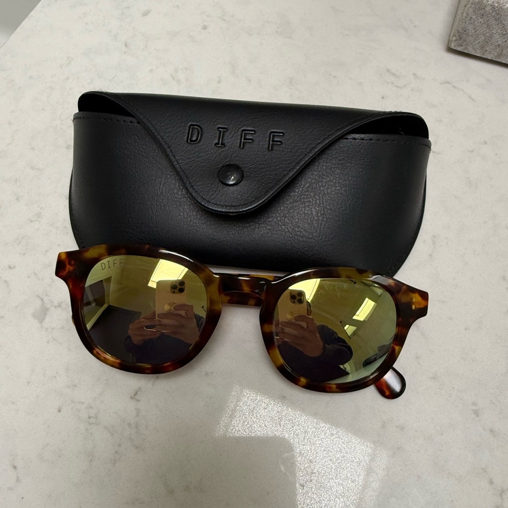 Diff Reflective Tortoise Shell Sunglasses - image 3